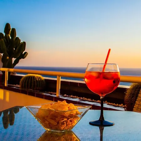 Rooftop With Ocean View And Heated Pool Апартаменти Адехе