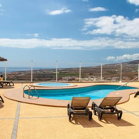 Rooftop With Ocean View And Heated Pool Адехе